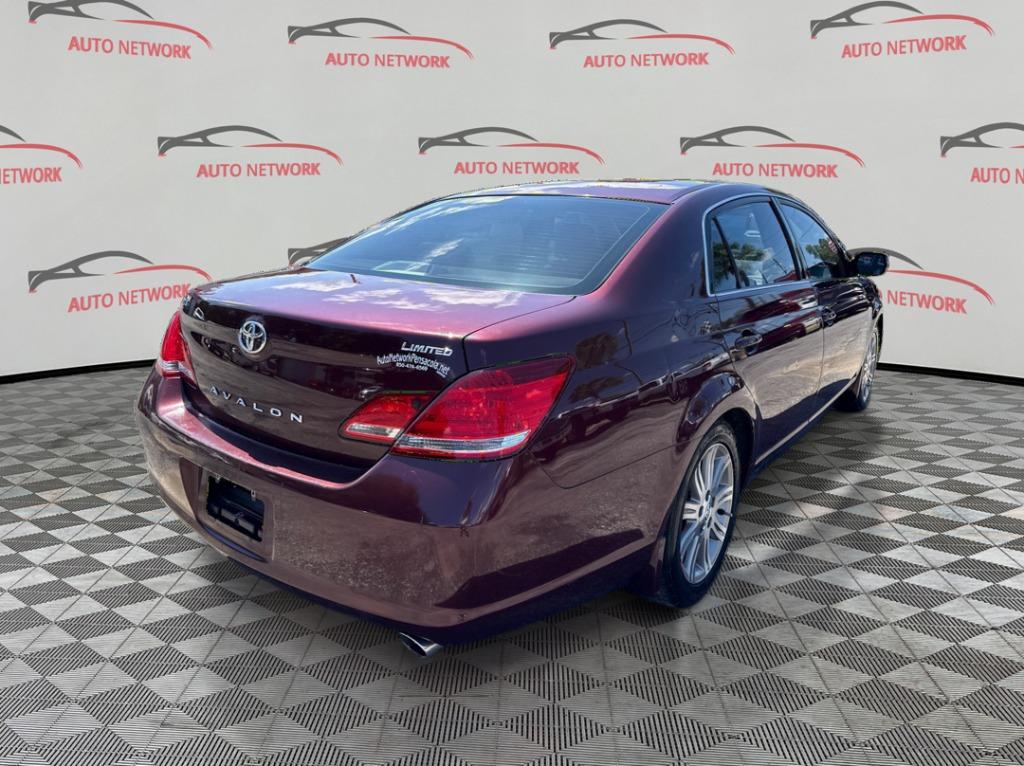 2005 Toyota Avalon - $7,900