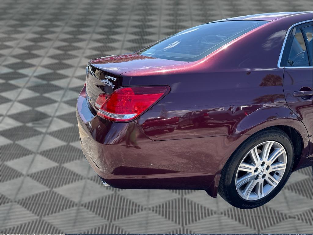 2005 Toyota Avalon - $7,900