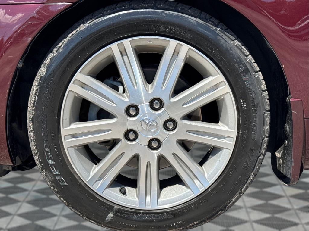 2005 Toyota Avalon - $7,900