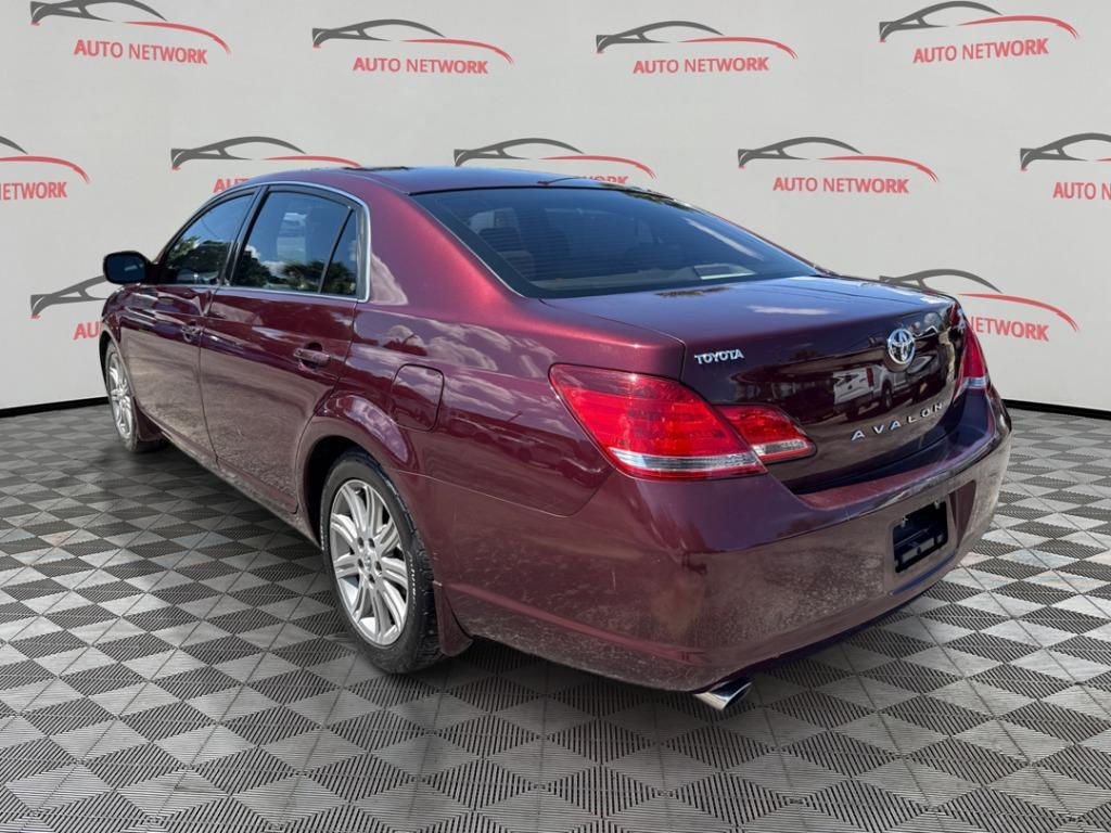 2005 Toyota Avalon - $7,900
