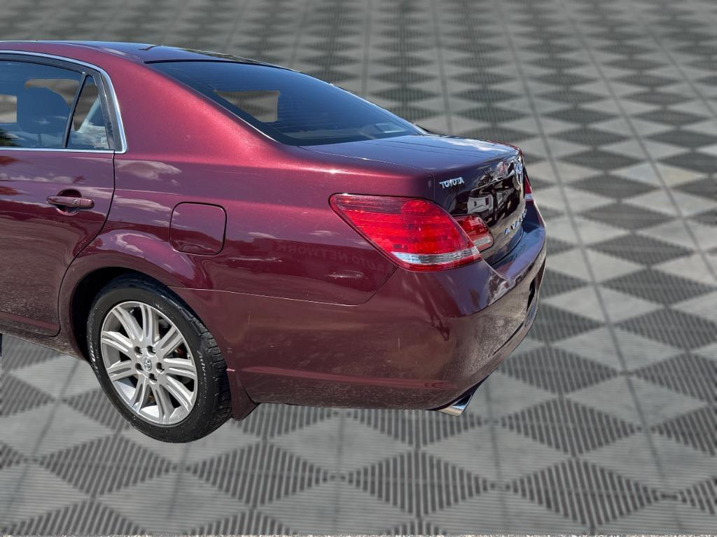 2005 Toyota Avalon - $7,900