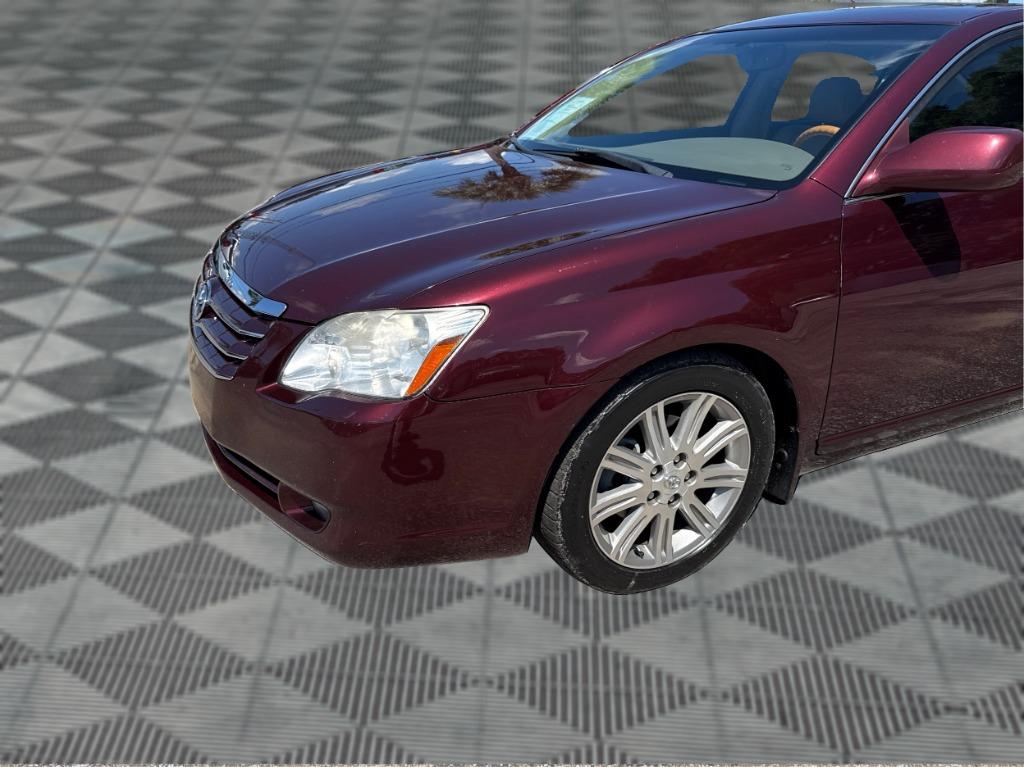 2005 Toyota Avalon - $7,900