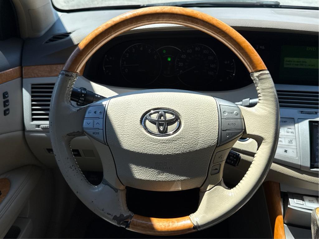 2005 Toyota Avalon - $7,900