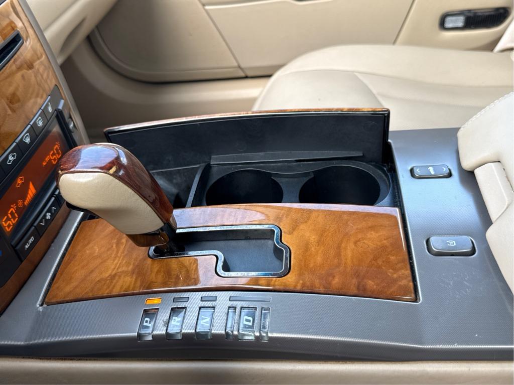 2008 Cadillac XLR - $25,900