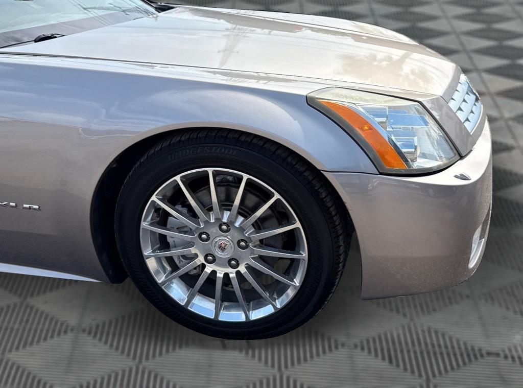 2008 Cadillac XLR - $25,900