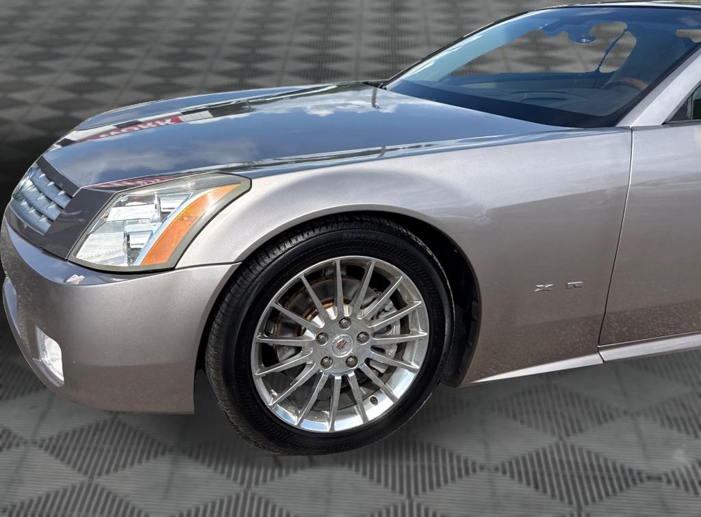 2008 Cadillac XLR - $25,900