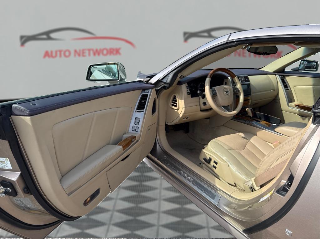 2008 Cadillac XLR - $25,900