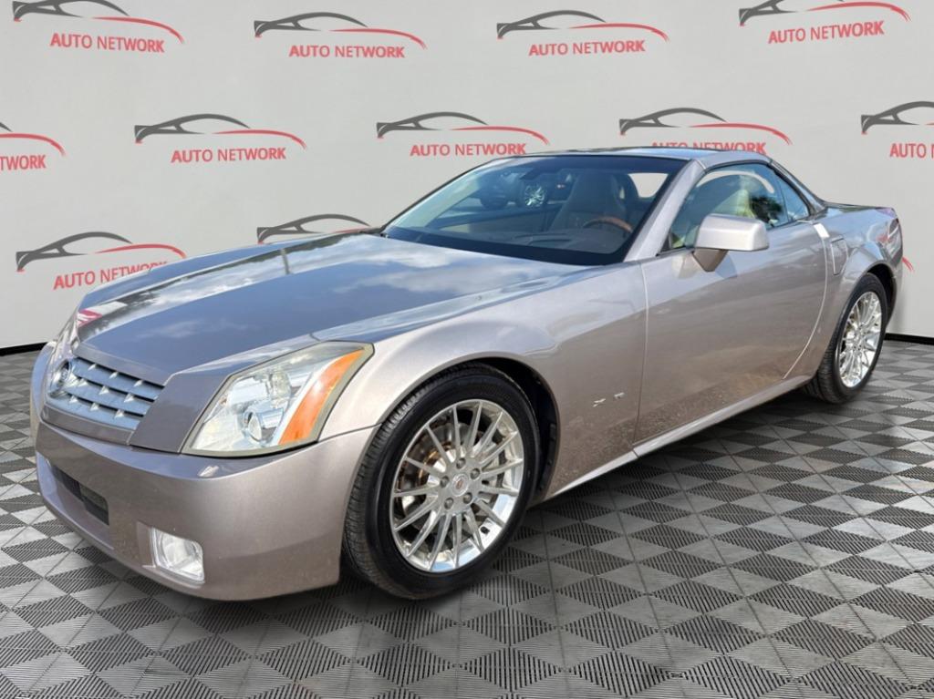 2008 Cadillac XLR - $25,900