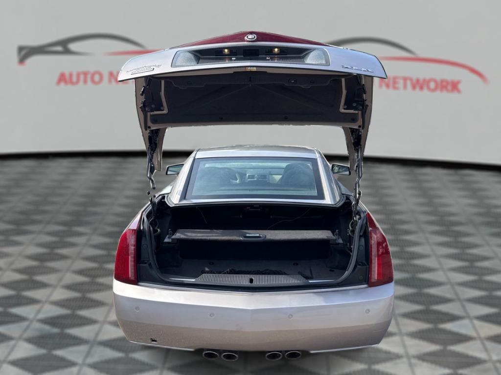 2008 Cadillac XLR - $25,900