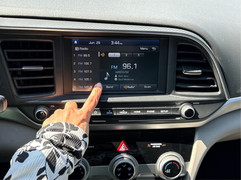 2019 Hyundai Elantra - $8,900