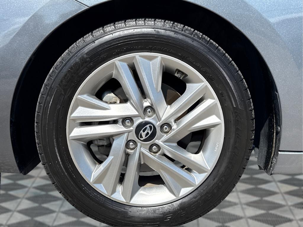 2019 Hyundai Elantra - $8,900