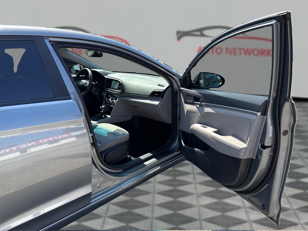 2019 Hyundai Elantra - $8,900