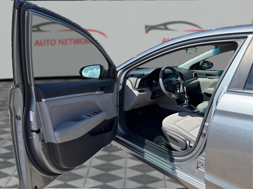 2019 Hyundai Elantra - $8,900