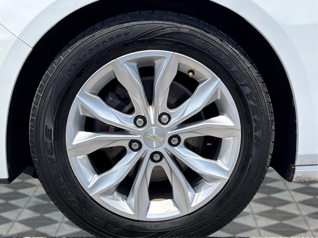 2021 Chevrolet Malibu - $11,900