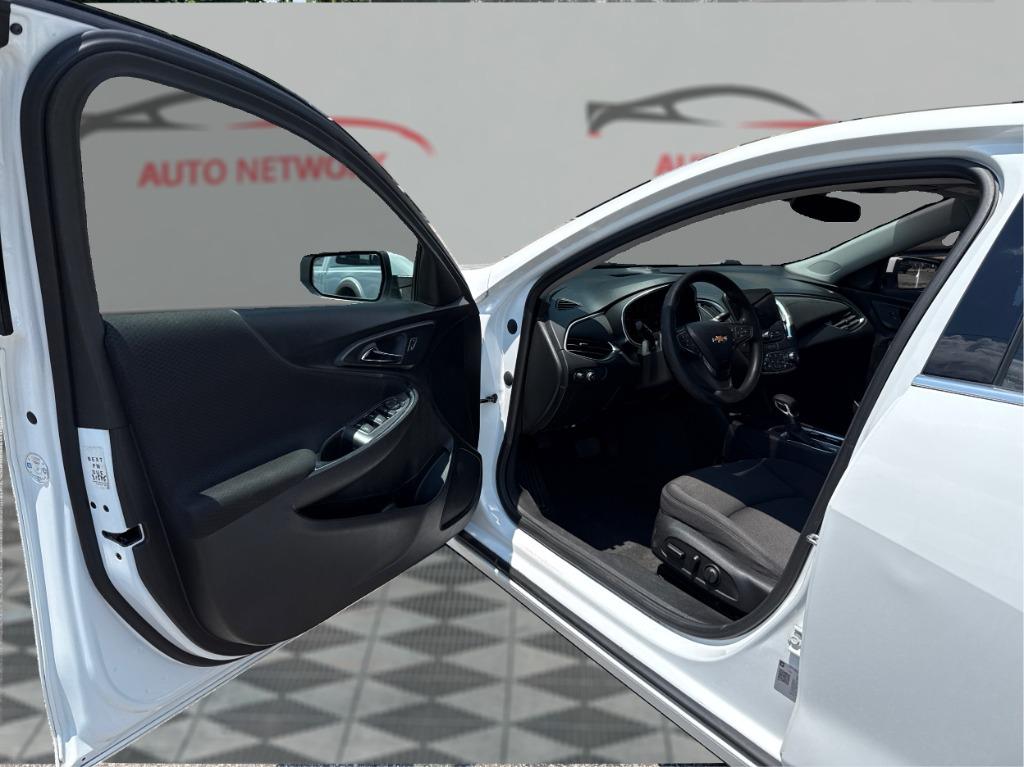 2021 Chevrolet Malibu - $11,900