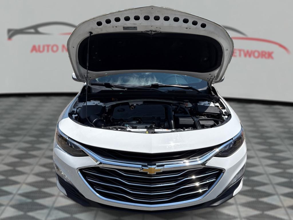 2021 Chevrolet Malibu - $11,900