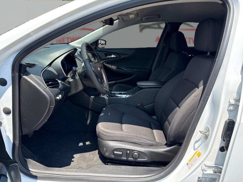 2021 Chevrolet Malibu - $11,900
