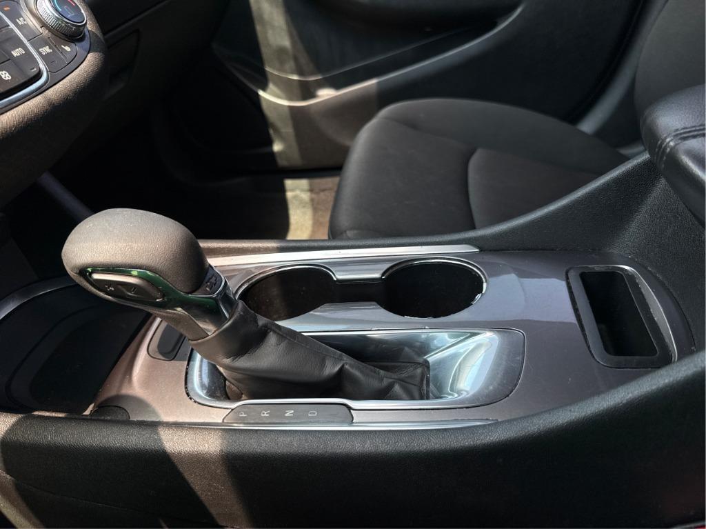 2021 Chevrolet Malibu - $11,900