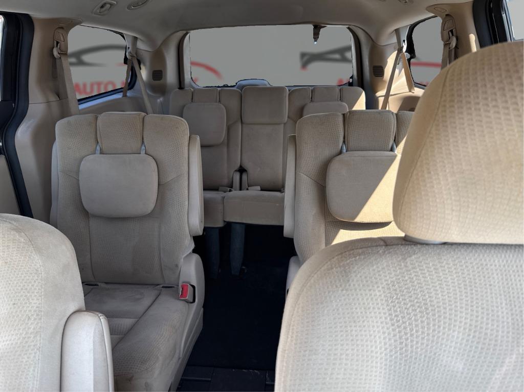 2016 Dodge Grand Caravan - $7,900