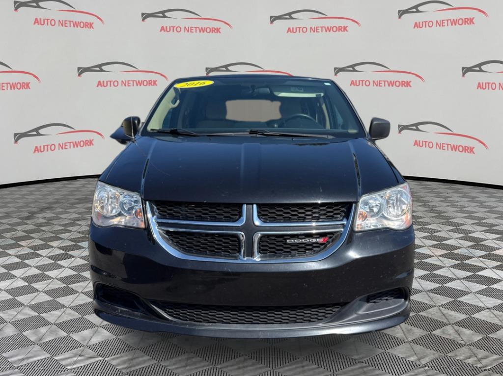 2016 Dodge Grand Caravan - $7,900