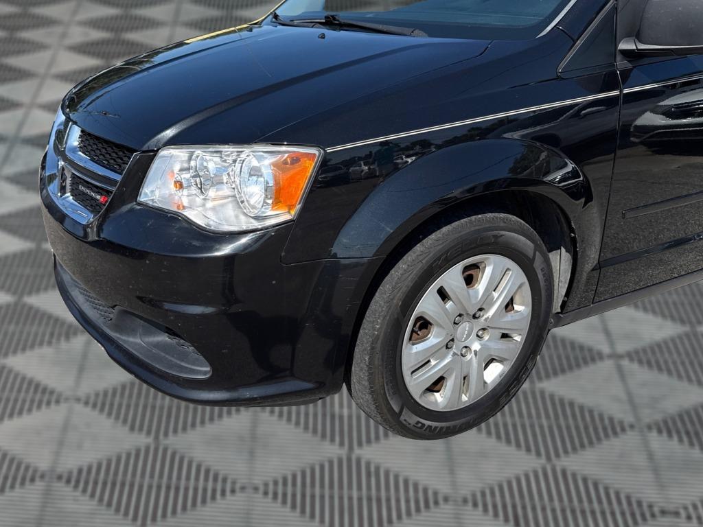 2016 Dodge Grand Caravan - $7,900