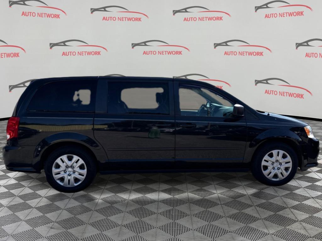 2016 Dodge Grand Caravan - $7,900