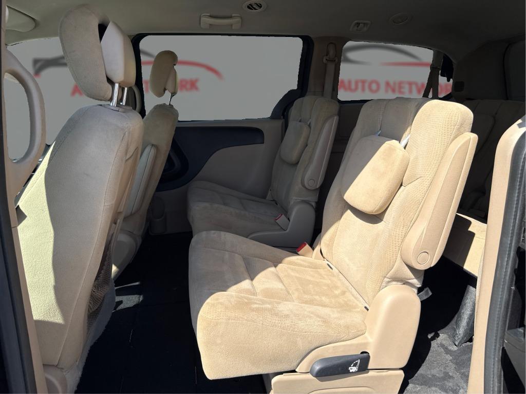 2016 Dodge Grand Caravan - $7,900