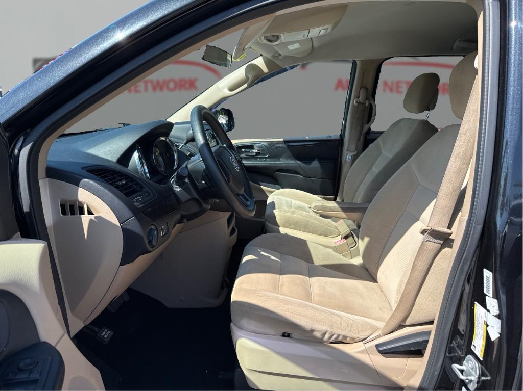 2016 Dodge Grand Caravan - $7,900