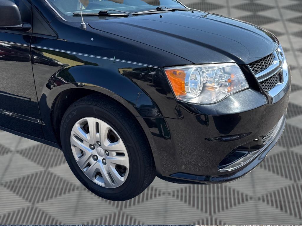 2016 Dodge Grand Caravan - $7,900