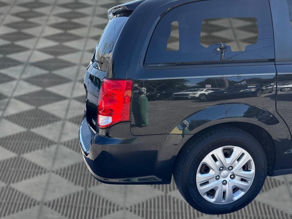 2016 Dodge Grand Caravan - $7,900