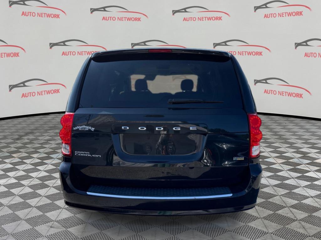 2016 Dodge Grand Caravan - $7,900