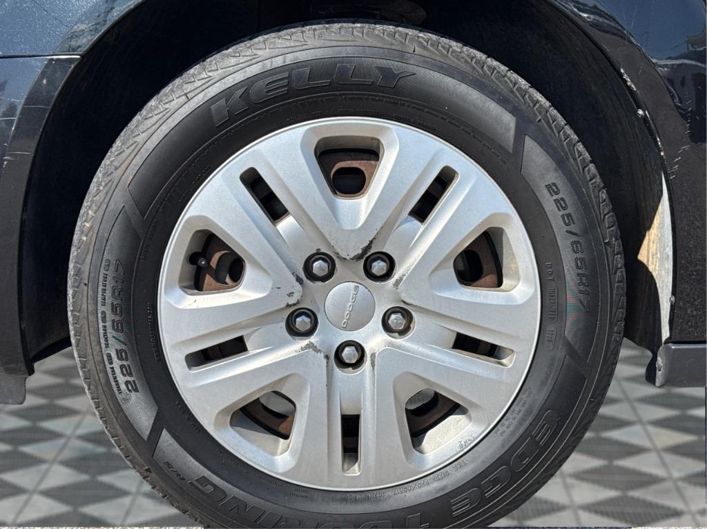 2016 Dodge Grand Caravan - $7,900