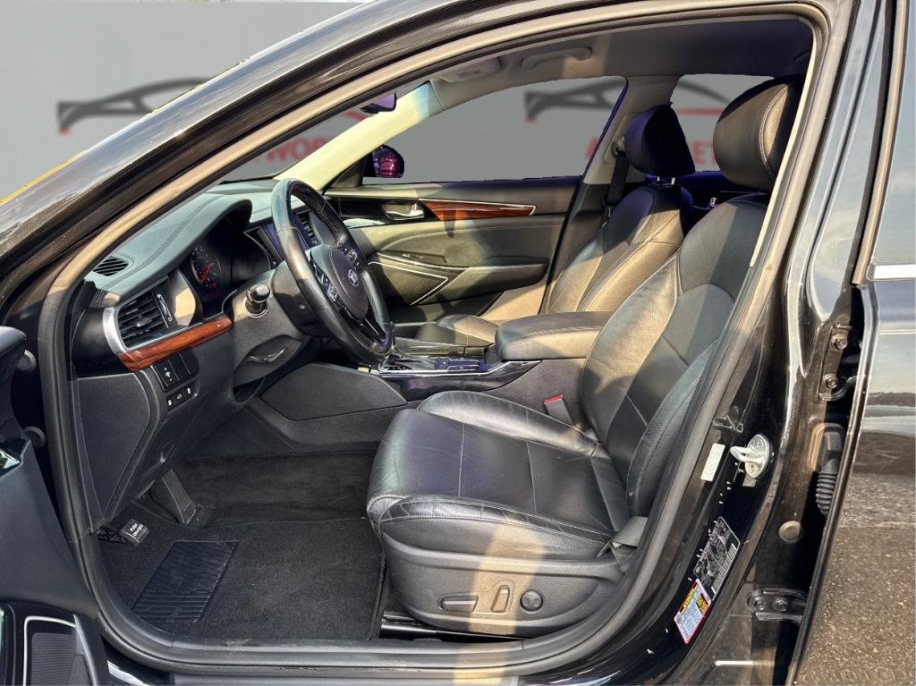 2017 Kia Cadenza - $10,900