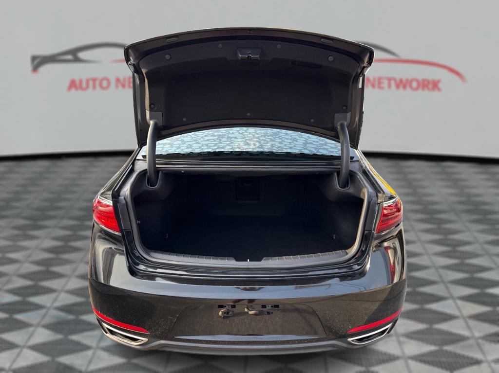 2017 Kia Cadenza - $10,900