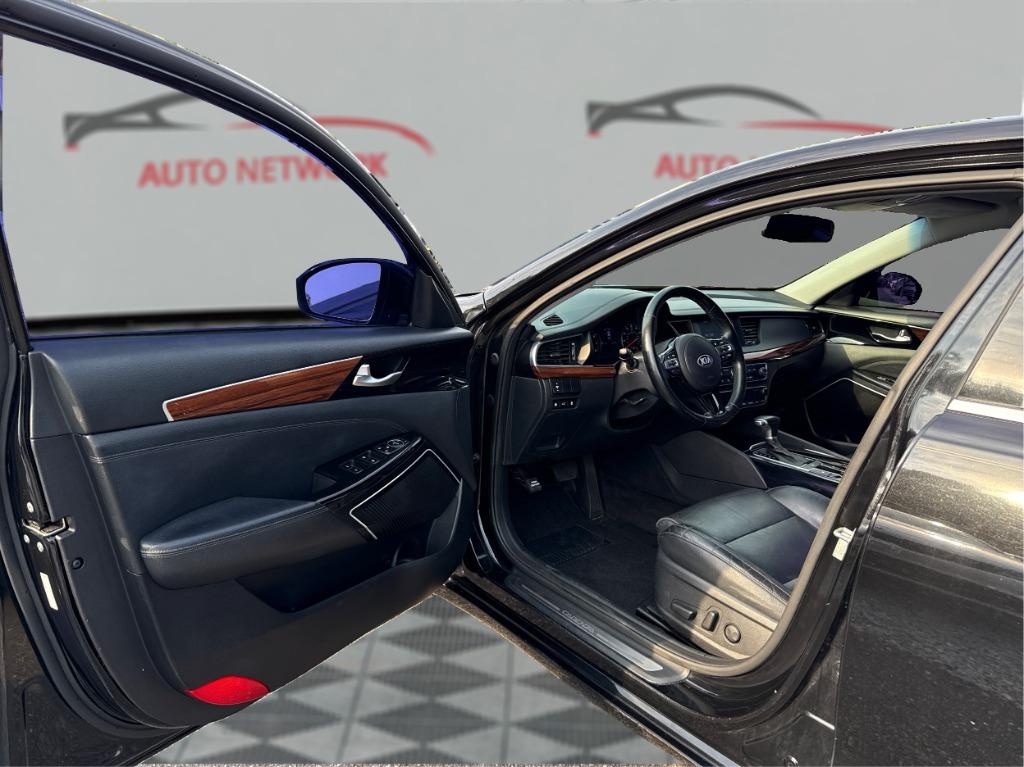 2017 Kia Cadenza - $10,900