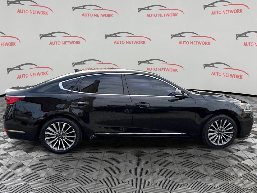 2017 Kia Cadenza - $10,900