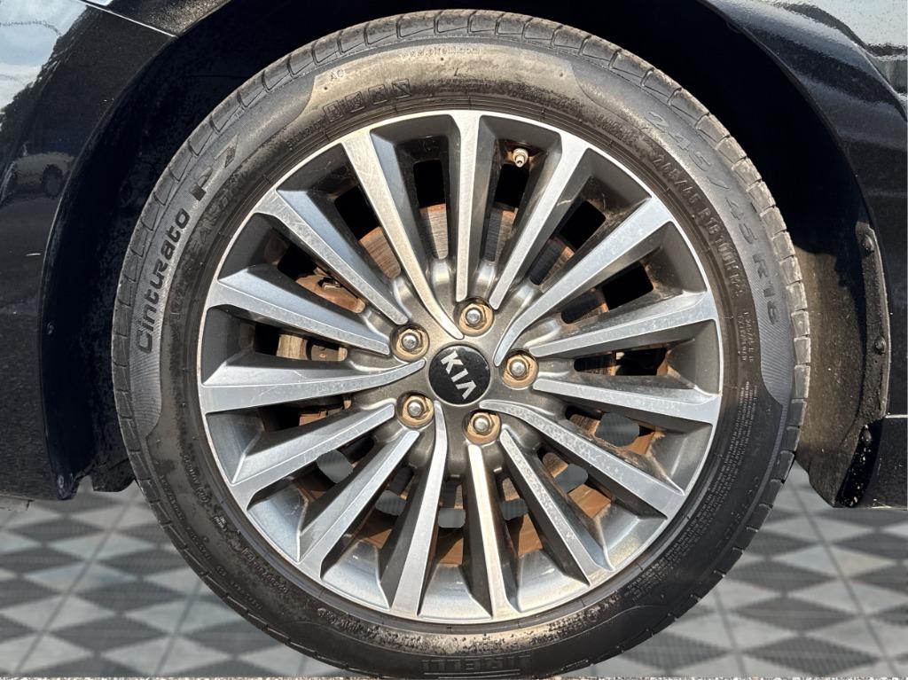 2017 Kia Cadenza - $10,900