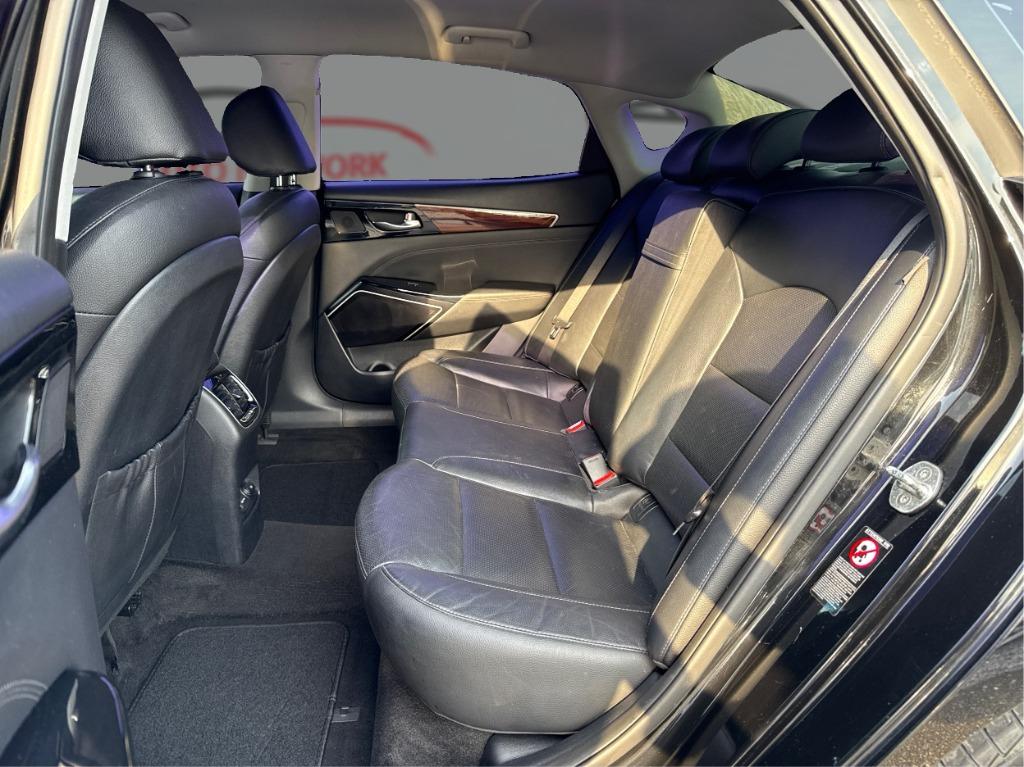 2017 Kia Cadenza - $10,900