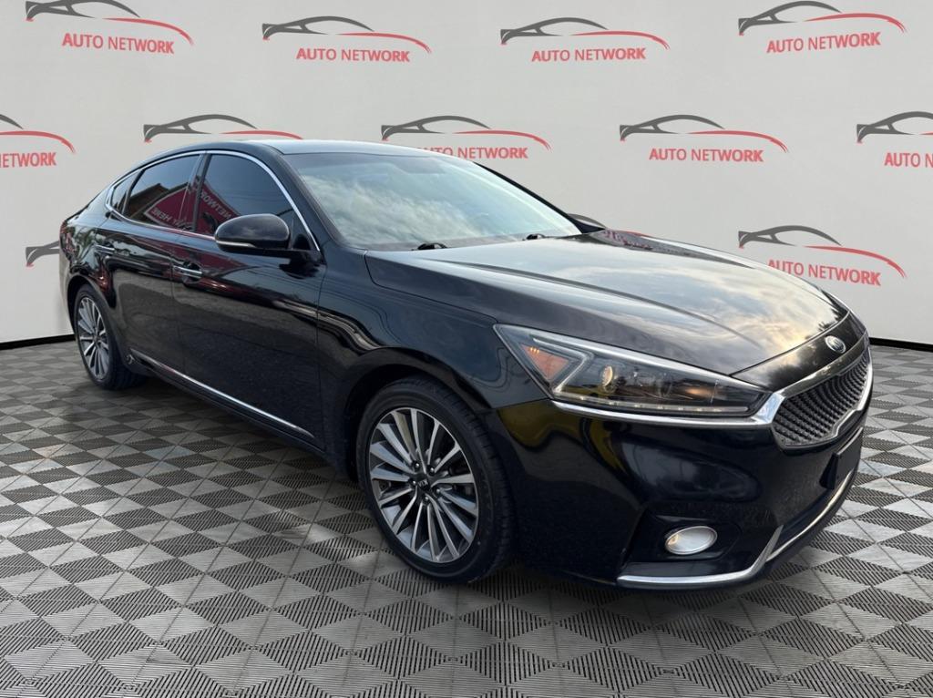2017 Kia Cadenza - $10,900