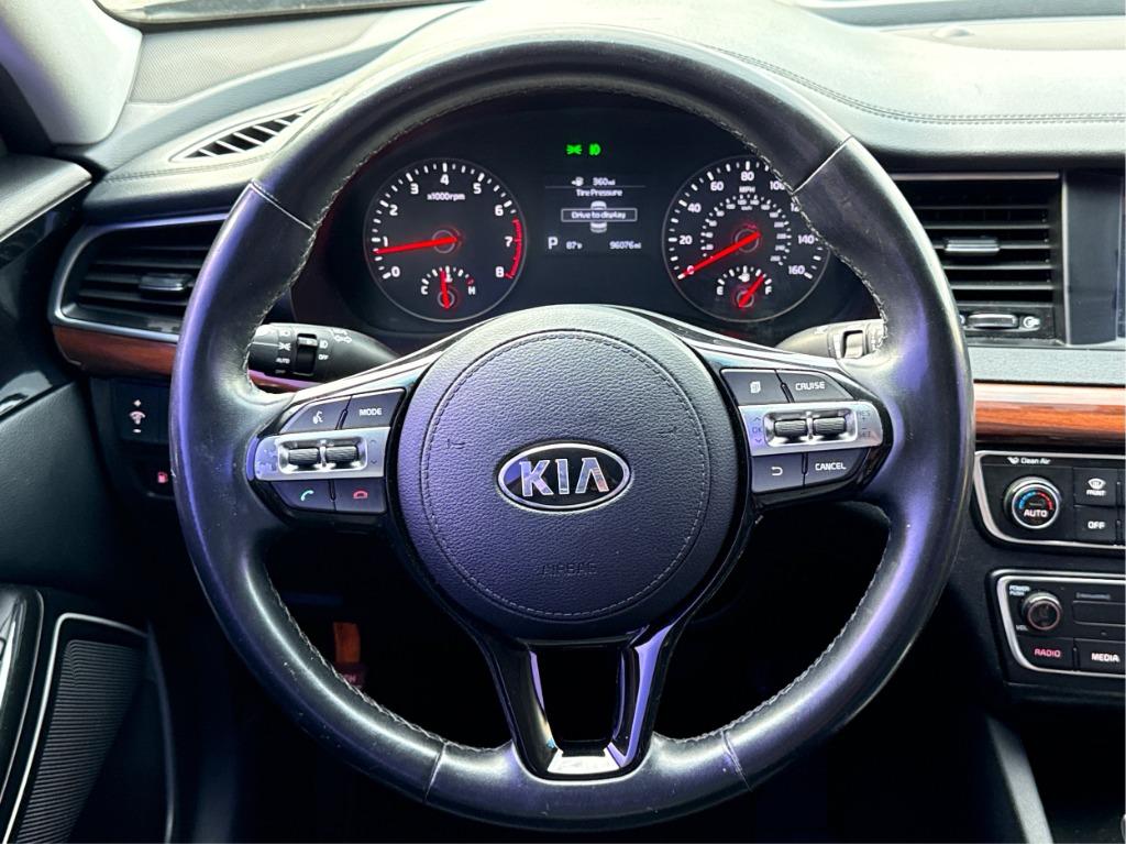 2017 Kia Cadenza - $10,900