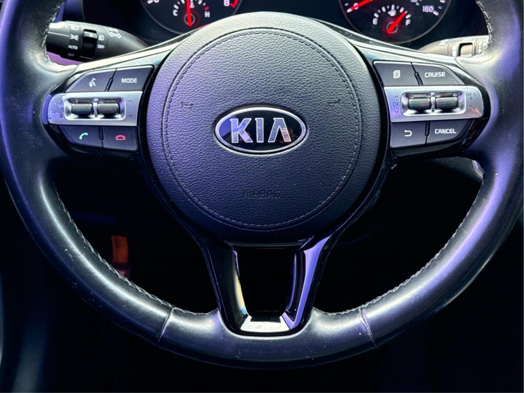 2017 Kia Cadenza - $10,900
