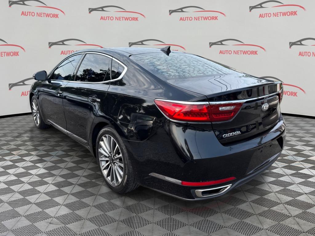 2017 Kia Cadenza - $10,900
