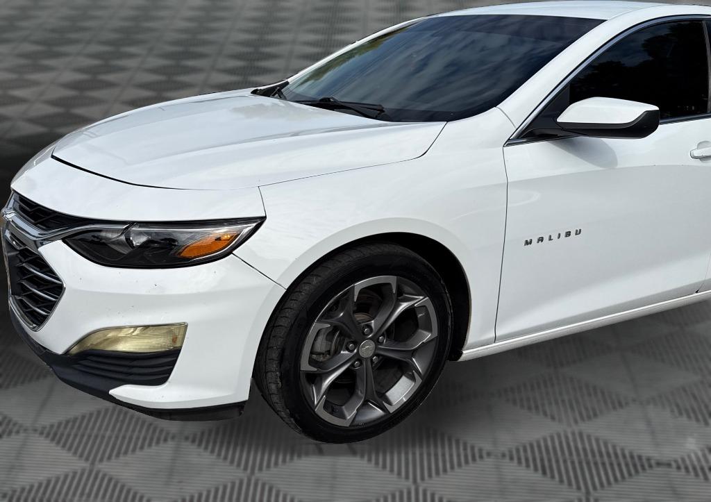 2021 Chevrolet Malibu - $10,900