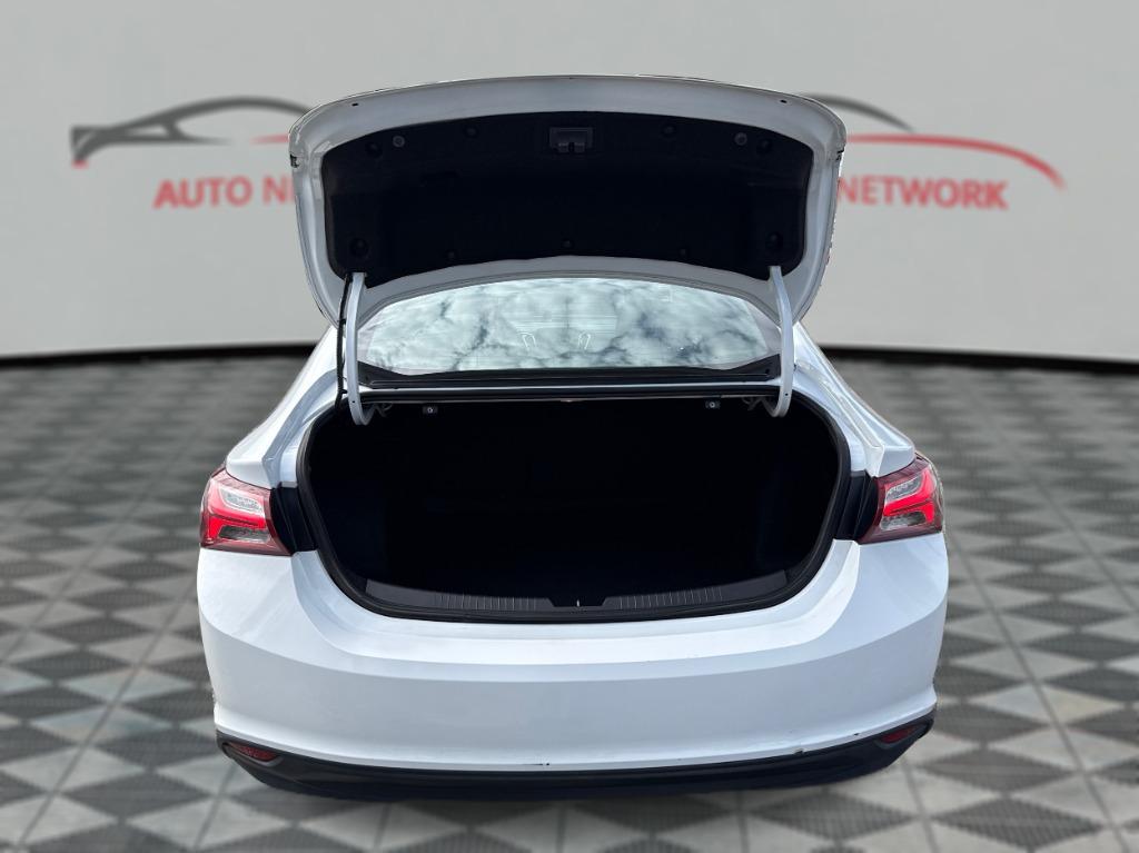 2021 Chevrolet Malibu - $10,900
