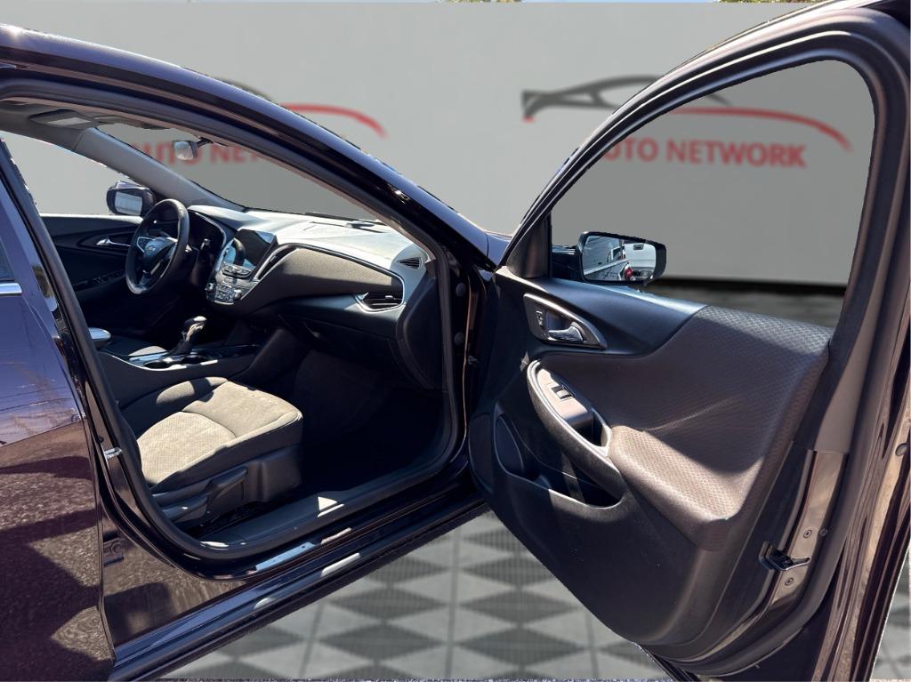 2021 Chevrolet Malibu - $10,900