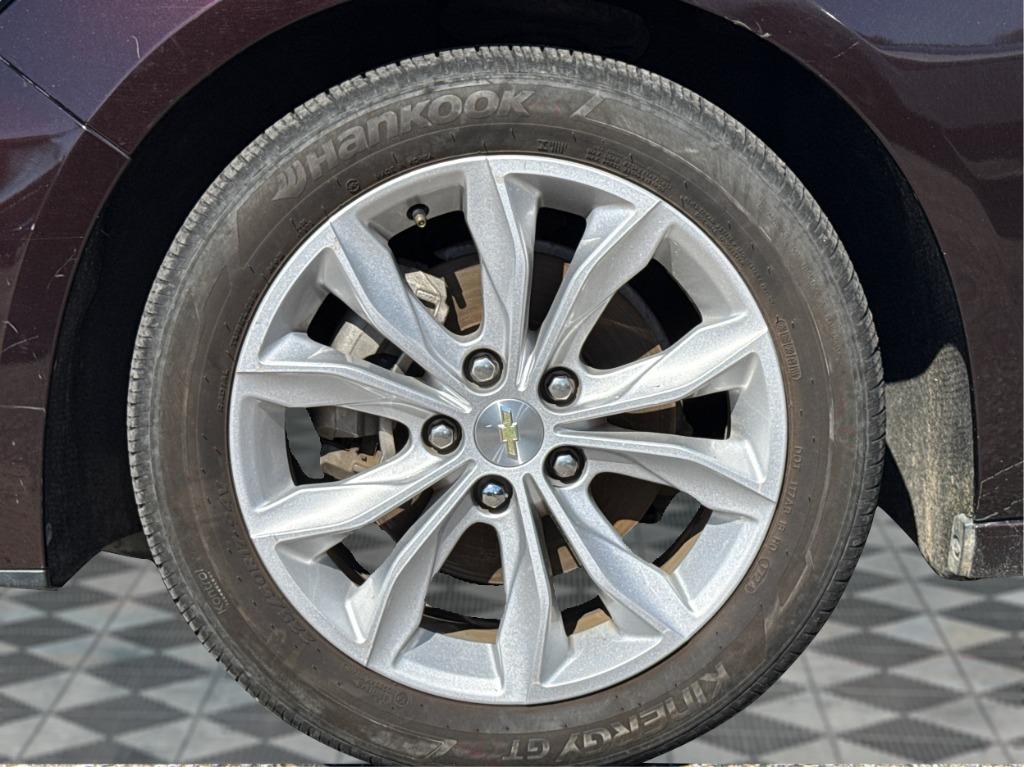 2021 Chevrolet Malibu - $10,900