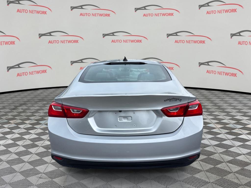 2020 Chevrolet Malibu - $8,900