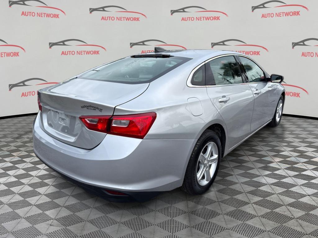 2020 Chevrolet Malibu - $8,900