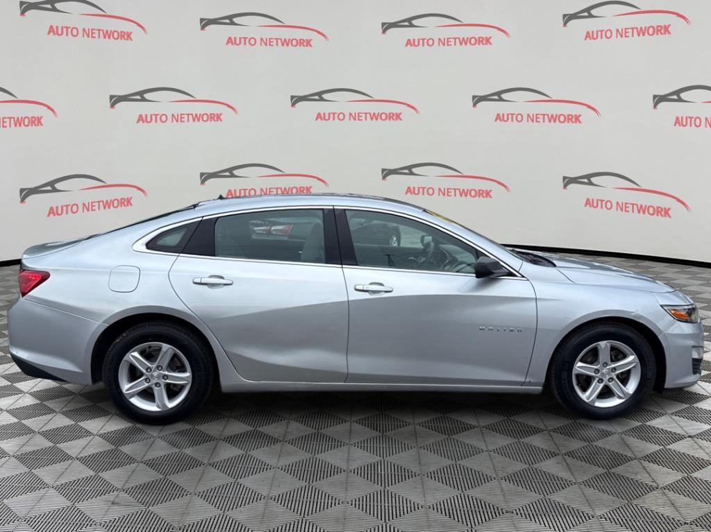 2020 Chevrolet Malibu - $8,900