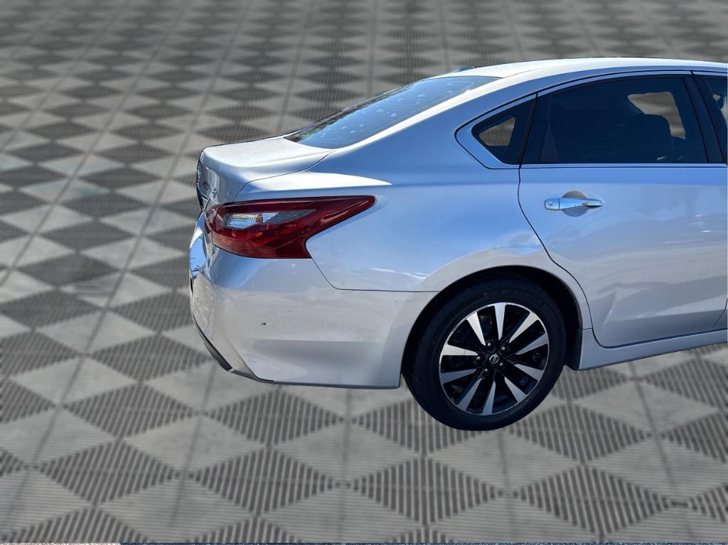 2018 Nissan Altima - $3,900
